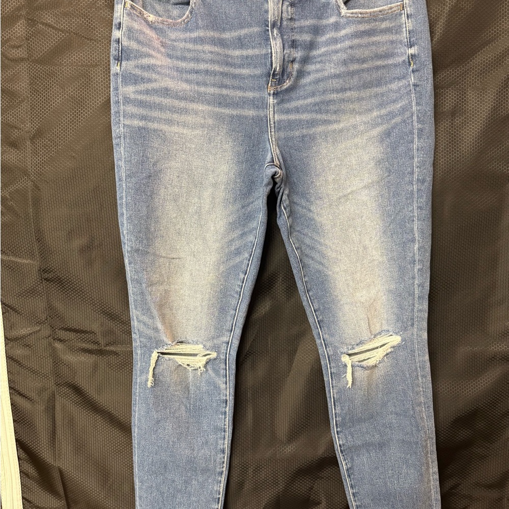 American Eagle Outfitters Light Blue Distressed Skinny Jeans